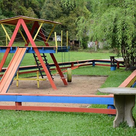 Pousada Parque Das Pitangueiras Флорес да Куня Екстериор снимка